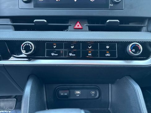 Used 2024 Kia Sportage LX image 18