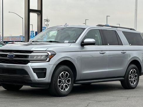 Used 2024 Ford Expedition Max XLT image 8