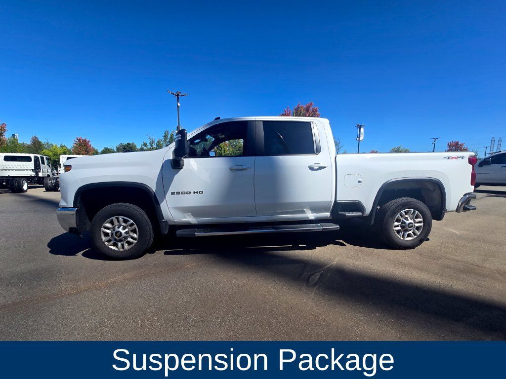 Used 2025 Chevrolet Silverado 2500 LT w/ Convenience Package AWD/4WD image 5