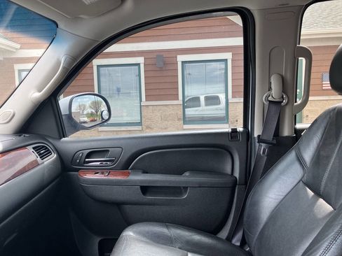 Used 2013 GMC Yukon XL SLT AWD/4WD image 15