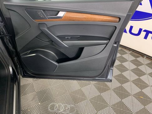 Used 2023 Audi Q5 2.0T Premium w/ Convenience Package image 41