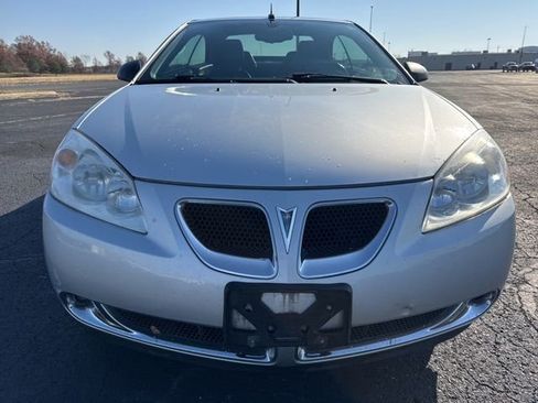 Used 2009 Pontiac G6 GT w/ Premium Package image 2