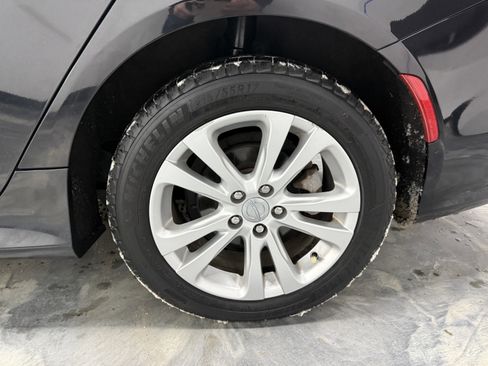 Used 2016 Chrysler 200 Limited image 28