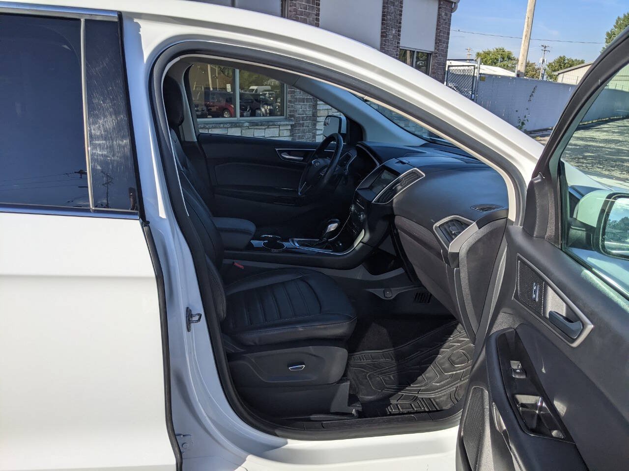 Used 2016 Ford Edge SEL w/ Equipment Group 201A AWD/4WD image 14