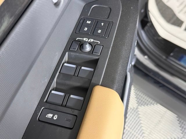 New 2026 Land Rover Defender 130 V8 AWD/4WD image 25