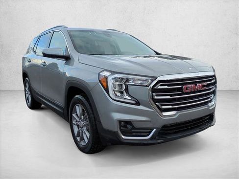 Used 2024 GMC Terrain SLT image 3