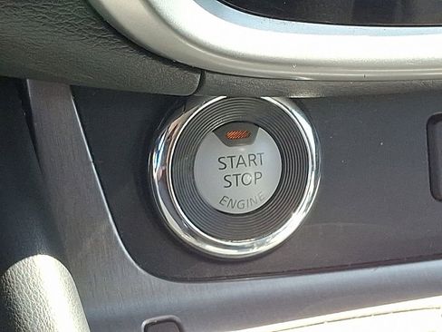 Used 2023 Nissan Murano SV image 23