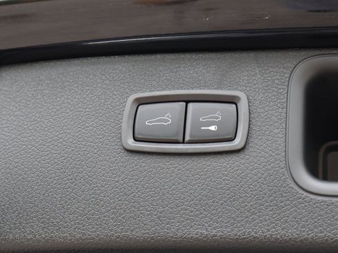 New 2025 Porsche Macan image 18