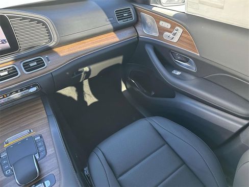 New 2025 Mercedes-Benz GLS 450 4MATIC image 29