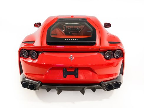 Used 2018 Ferrari 812 Superfast RWD image 7