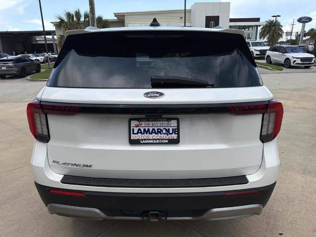 Certified 2025 Ford Explorer Platinum RWD image 7