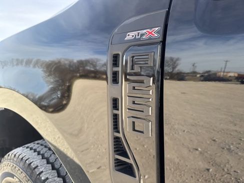 Used 2025 Ford F250 XL w/ STX Appearance Package image 8
