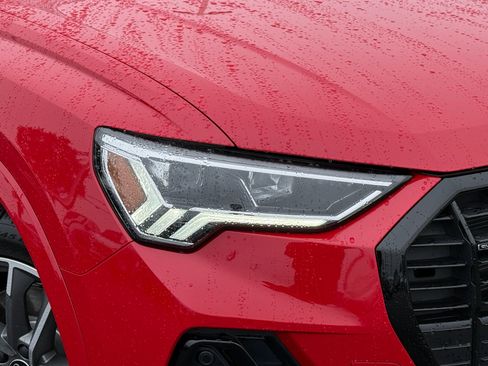 Used 2025 Audi Q3 2.0T Premium w/ Convenience Package image 2