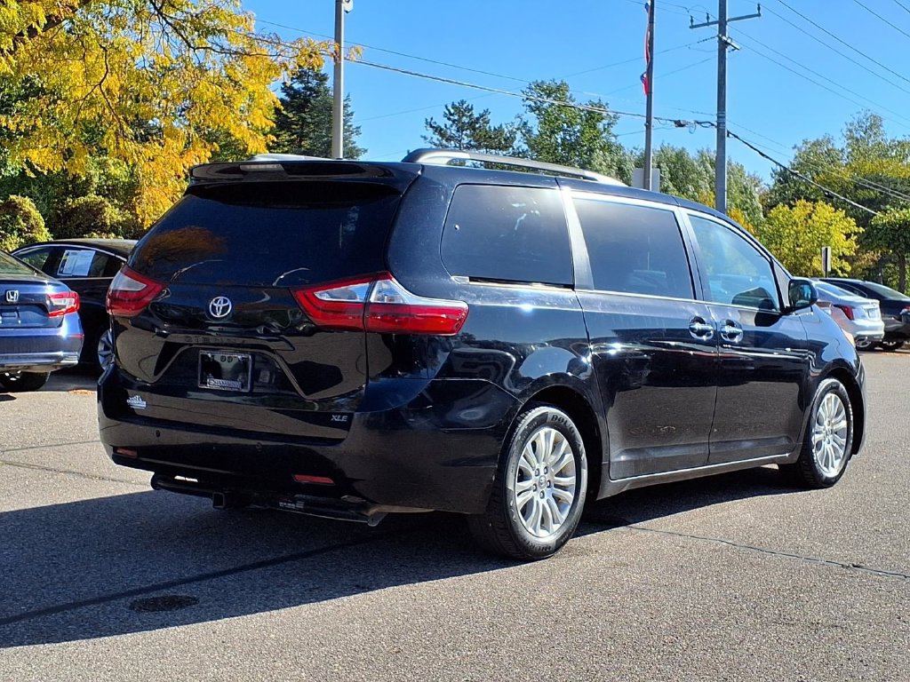 Used 2015 Toyota Sienna XLE w/ XLE Navigation Package FWD image 4