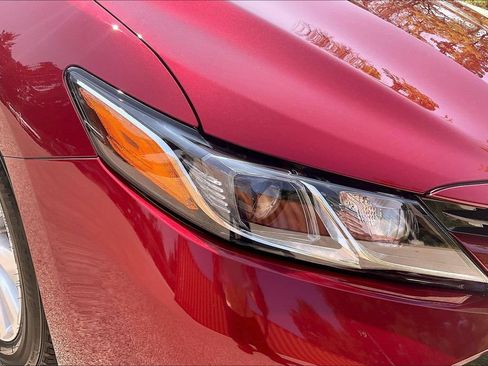 Used 2019 Toyota Camry LE FWD image 28