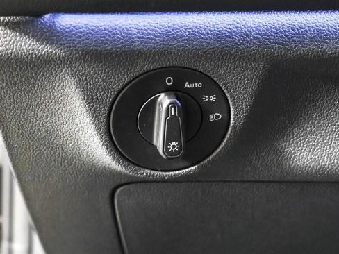 Used 2019 Volkswagen Jetta SEL w/ Cold Weather Package FWD image 23