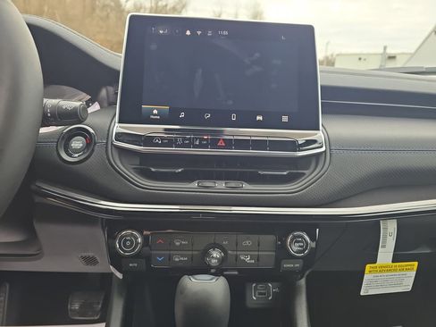 New 2026 Jeep Compass Latitude image 19