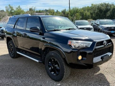Used 2014 Toyota 4Runner SR5 AWD/4WD image 8
