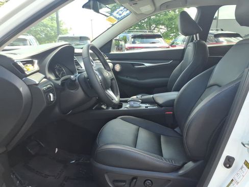 Certified 2025 INFINITI QX50 Luxe AWD/4WD image 11