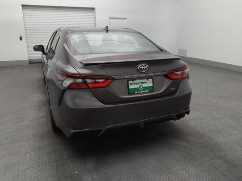 Used 2022 Toyota Camry SE image 6