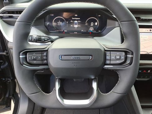 New 2026 Jeep Cherokee Limited image 18