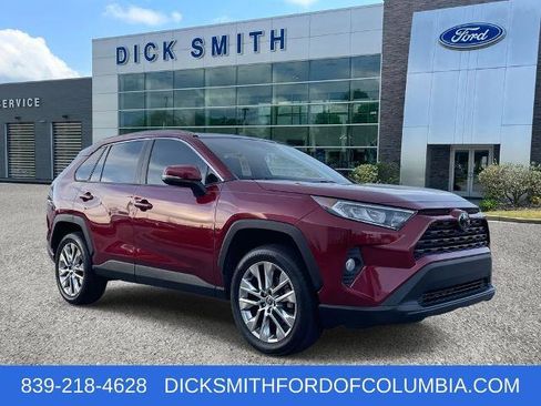 Used 2020 Toyota RAV4 XLE Premium image 1