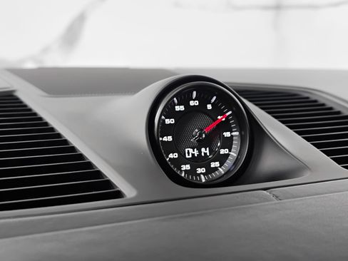 Used 2022 Porsche Cayenne Coupe image 21