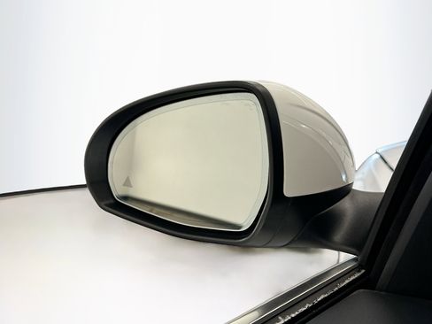 Used 2025 Mercedes-Benz C 300 4MATIC Sedan image 16