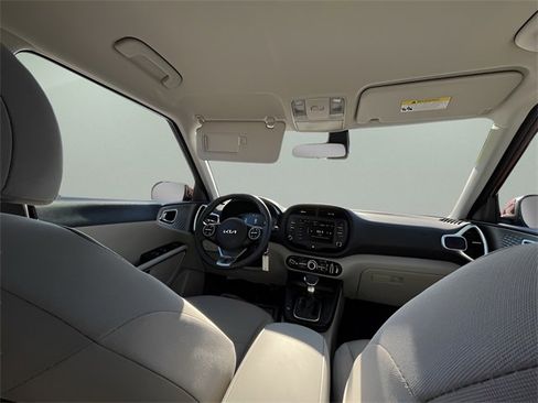 Used 2025 Kia Soul LX w/ LX Technology Package image 27