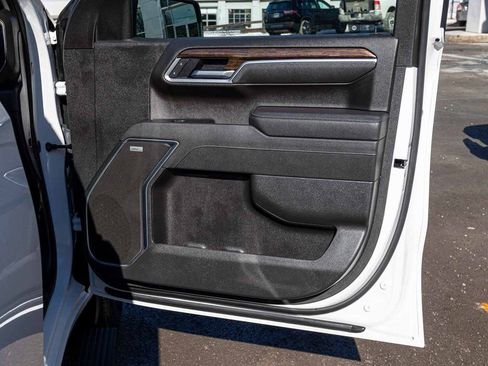 Used 2025 GMC Sierra 1500 Elevation w/ Preferred Package image 13