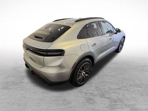 Used 2025 Porsche Macan 4S Electric AWD/4WD image 9