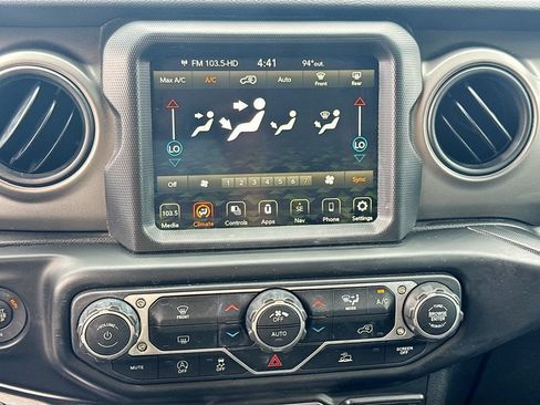 Used 2022 Jeep Wrangler Unlimited Sport w/ Sun And Sound Package AWD/4WD image 17