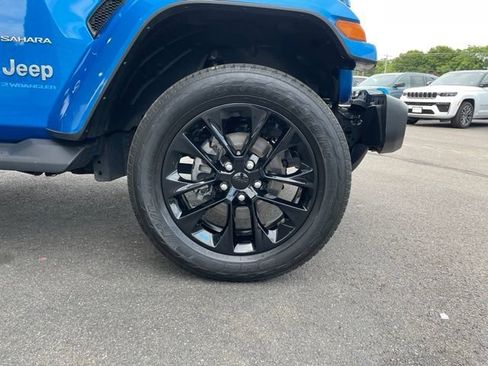 Used 2023 Jeep Wrangler Unlimited Sahara w/ Cold Weather Group AWD/4WD image 34