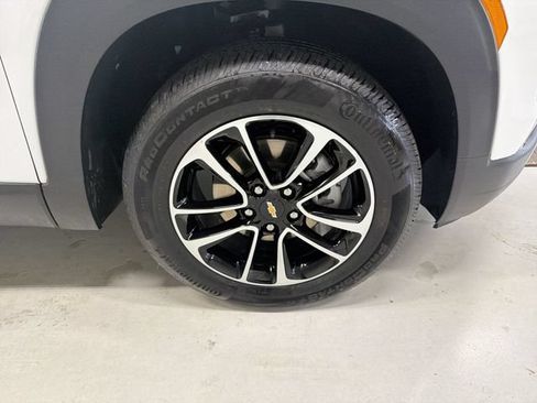Certified 2025 Chevrolet TrailBlazer LT AWD/4WD image 14