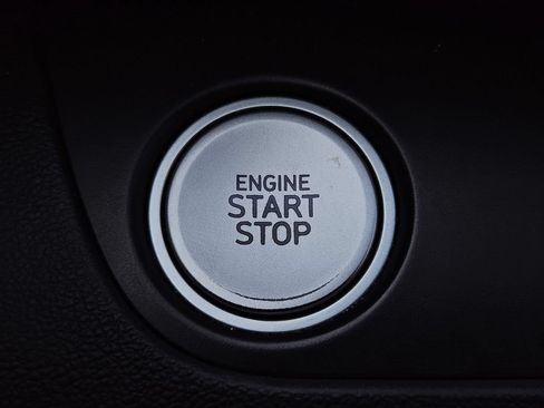 Used 2023 Hyundai Elantra Limited FWD image 17