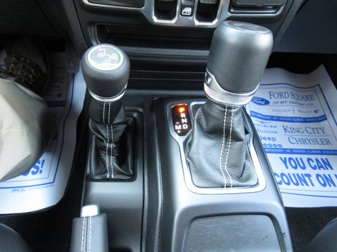 Used 2021 Jeep Wrangler Unlimited Sahara w/ Cold Weather Group image 30