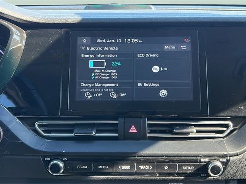 Used 2020 Kia Niro EX w/ Cold Weather Package image 29