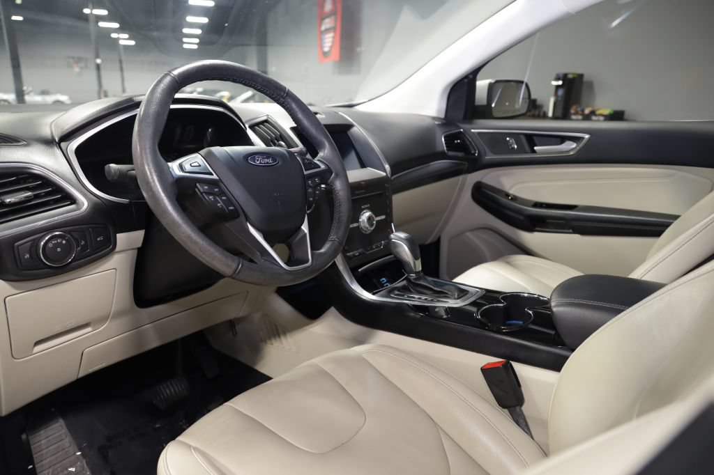 Used 2018 Ford Edge Titanium w/ Technology Package FWD image 17