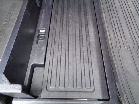 Used 2017 Ford F250 Lariat w/ Chrome Package image 60