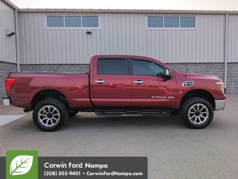 Used 2019 Nissan Titan SV AWD/4WD image 2
