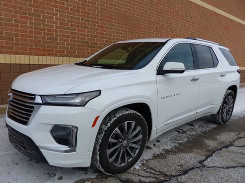 Used 2023 Chevrolet Traverse Premier image 1