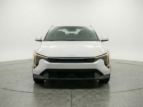 Used 2025 Kia K4 LXS image 2
