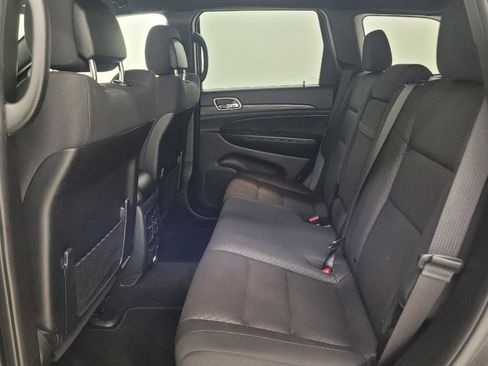 Used 2020 Jeep Grand Cherokee Laredo w/ Security & Convenience Group AWD/4WD image 18