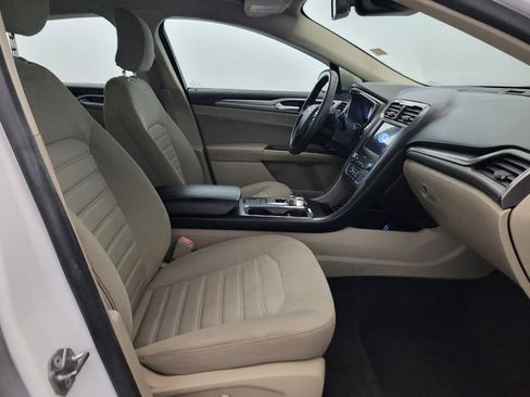 Used 2019 Ford Fusion SE FWD image 21