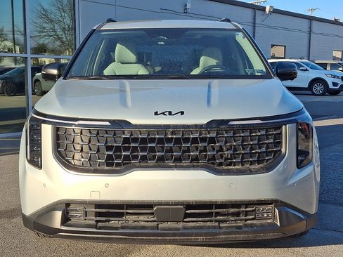 New 2025 Kia Carnival SX Prestige image 3