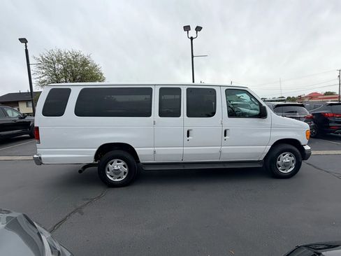 Used 2007 Ford E-350 and Econoline 350 XL RWD image 2
