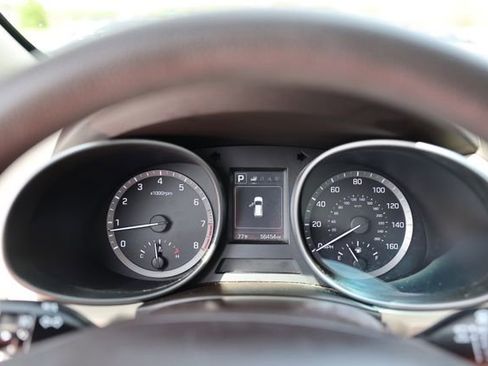 Used 2017 Hyundai Santa Fe Sport image 18