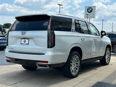 Used 2024 Cadillac Escalade Premium Luxury w/ Performance Package AWD/4WD image 9