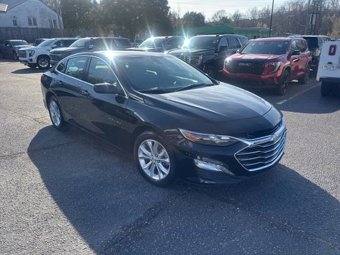 Used 2025 Chevrolet Malibu LT image 4