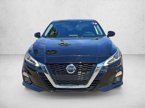 Used 2019 Nissan Altima 2.5 Platinum image 2